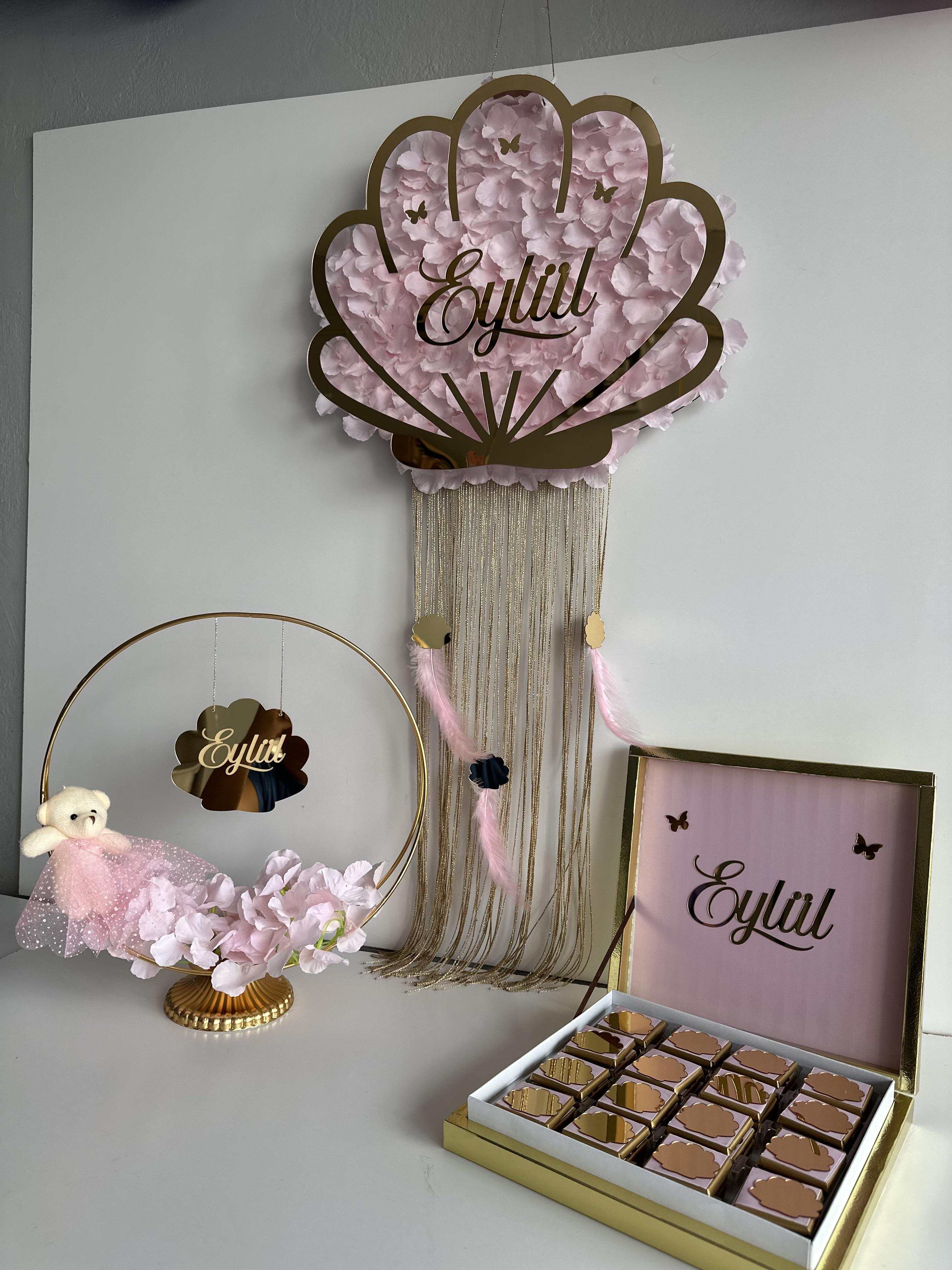 Ledli bebek kapı süsü Pleksi süslemeli 48 adet bebek çikolatası ve bebek masa üstü isimlik